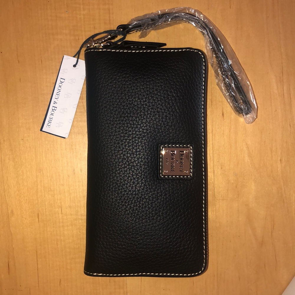 Dooney & Bourke wallet